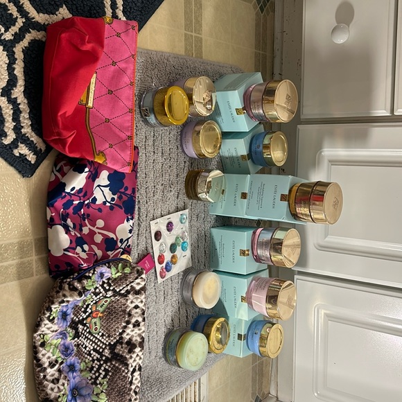 Empty Estée Lauder moisturizer jars with boxe and cover slips - Picture 2 of 4